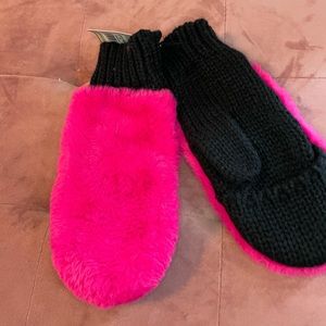 Fur and knit mittens